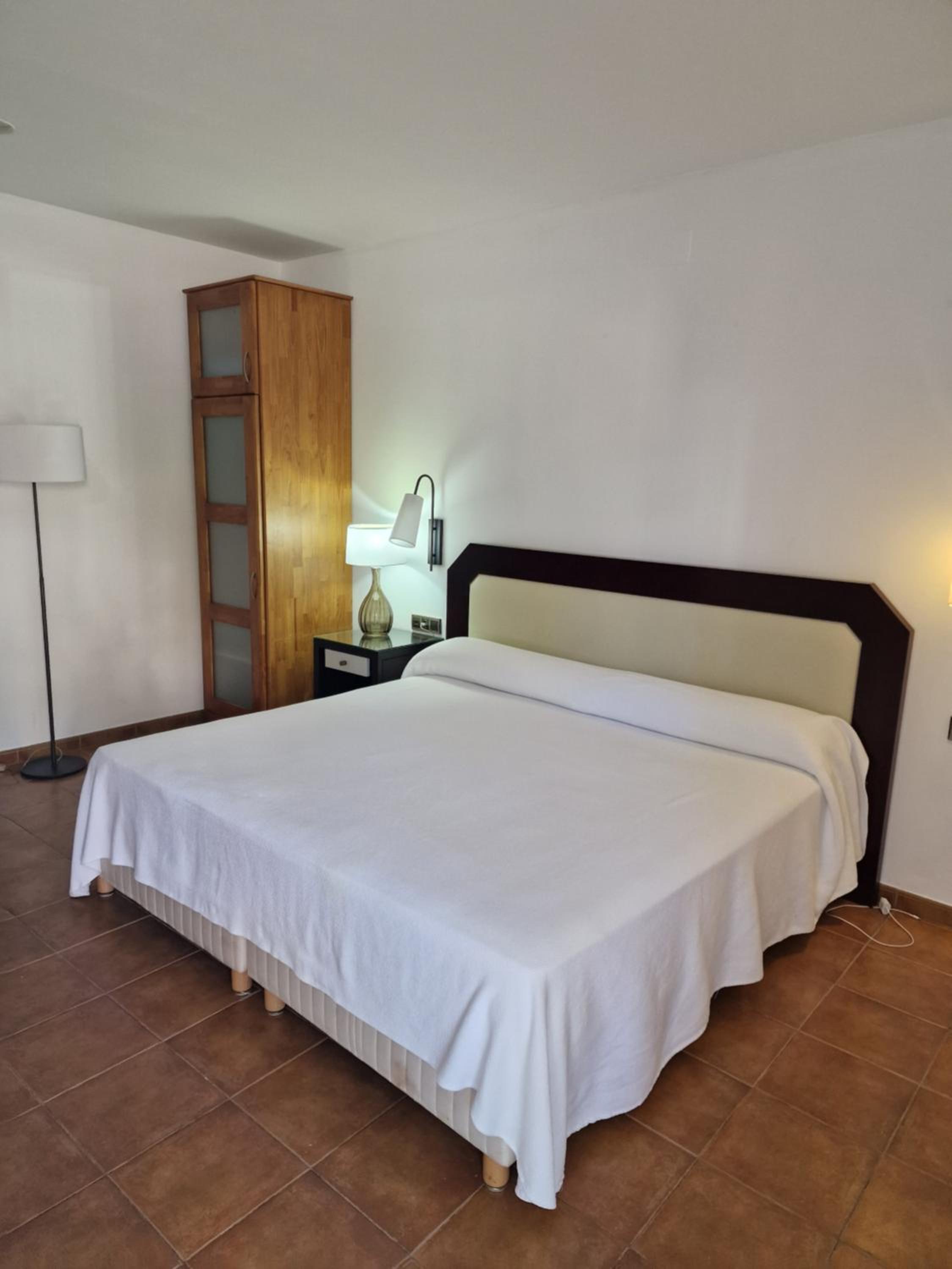 Room, Twin Beds
