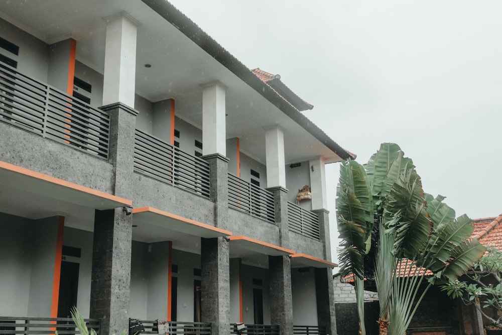 Hotel Diana 2 2/21