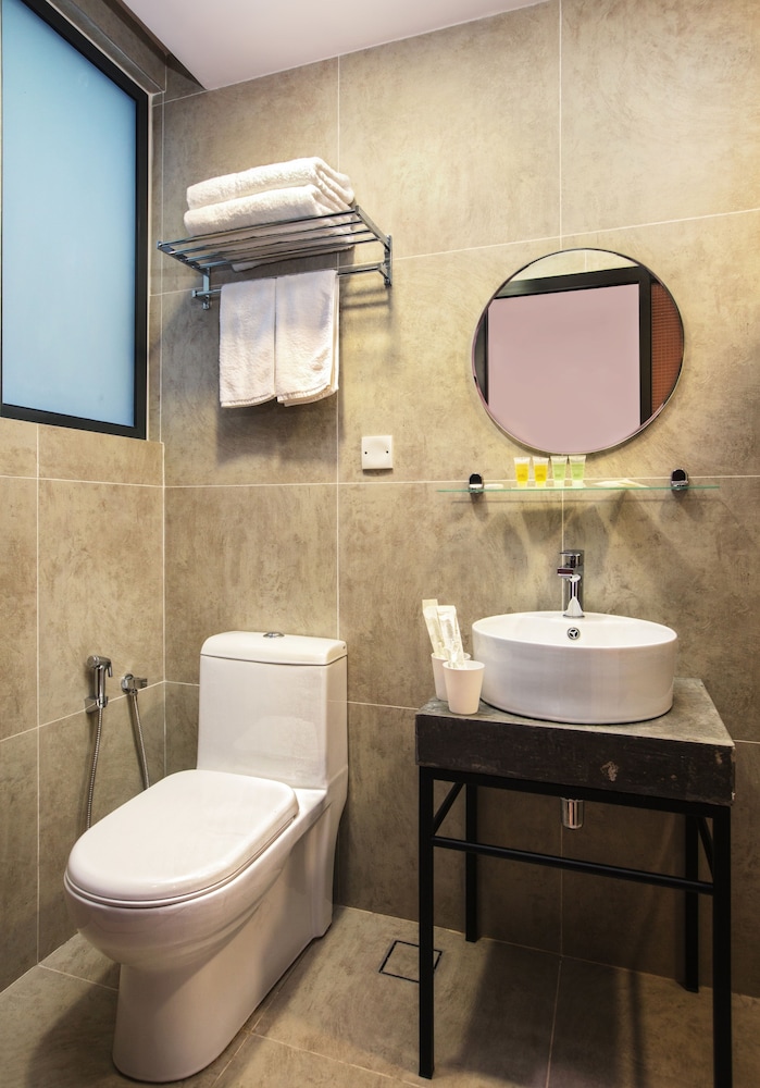 Hotel Twenty 8B 40/40