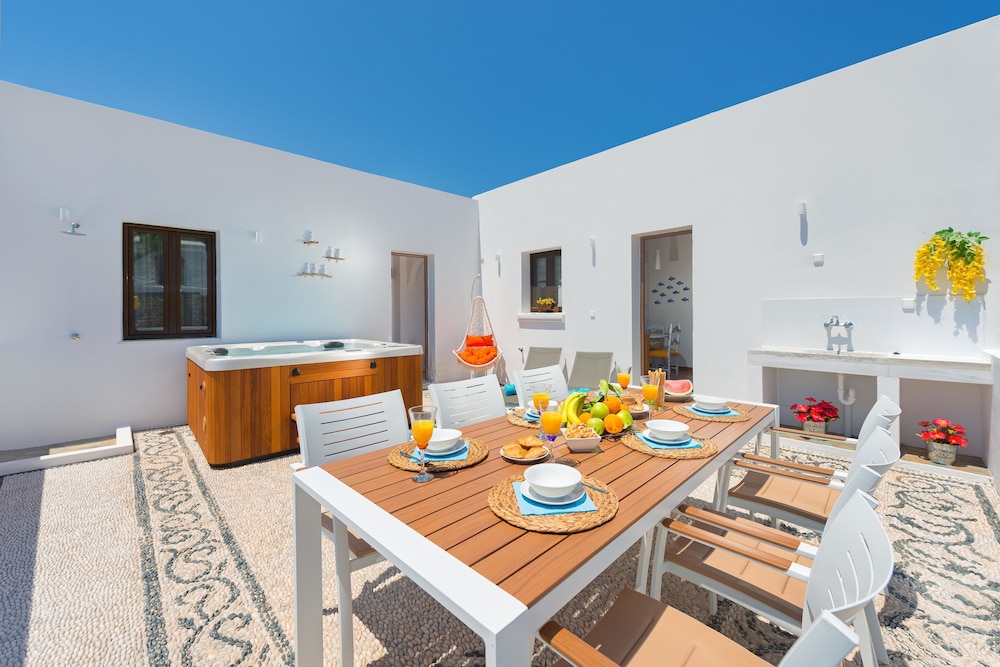HOTEL LINDOS DIAMOND EXCLUSIVE VILLA 28/37