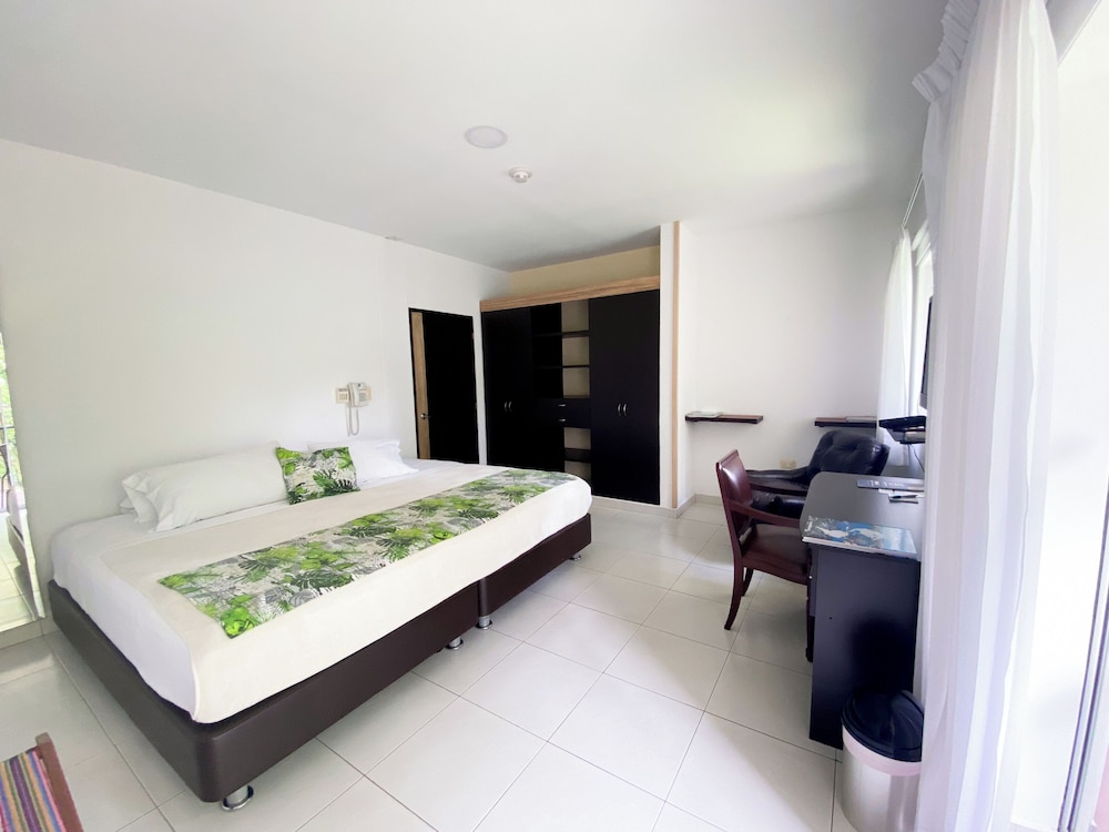 SUPERIOR, DOUBLE BED