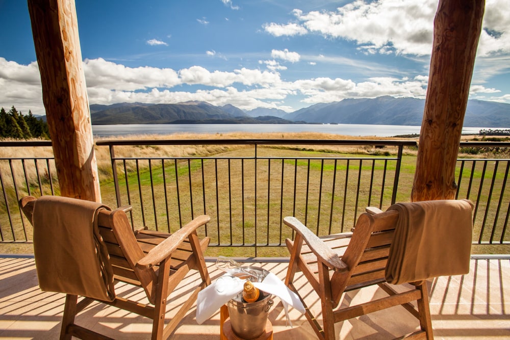 FIORDLAND LODGE 70/72