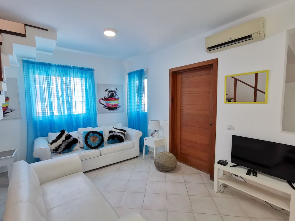Tropicana Suites Deluxe Beach Club & Pool 30/50