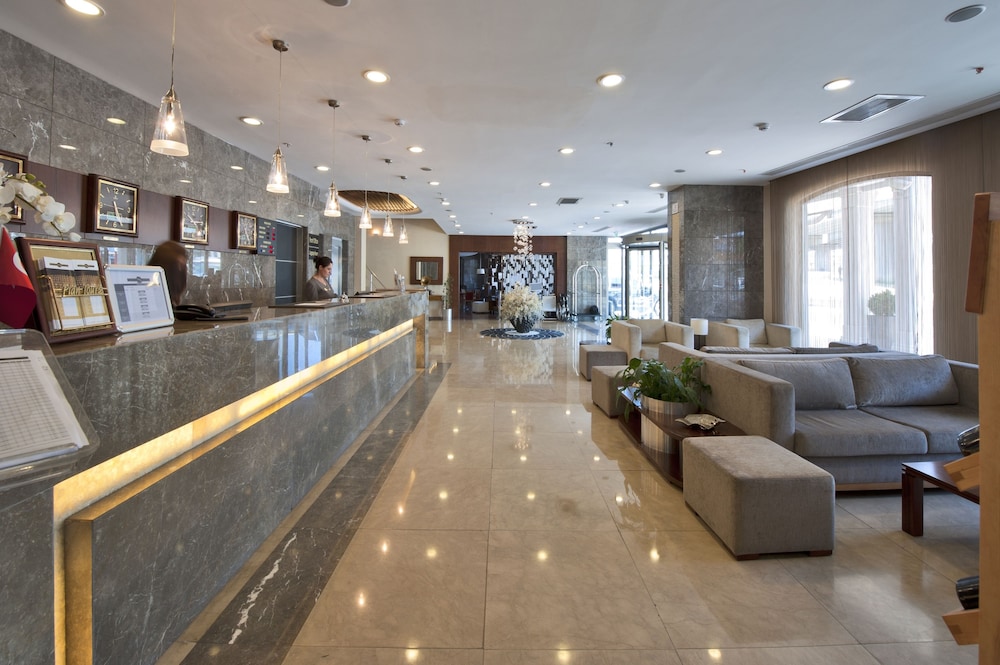 Grand S Hotel 4/56