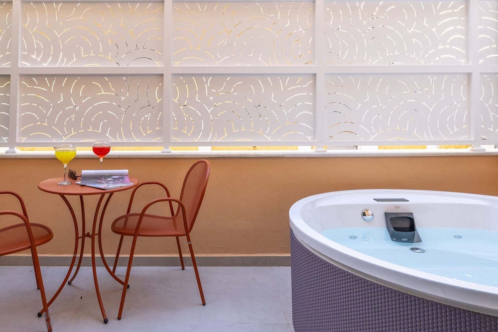 Ionian Plaza Hotel 33/50