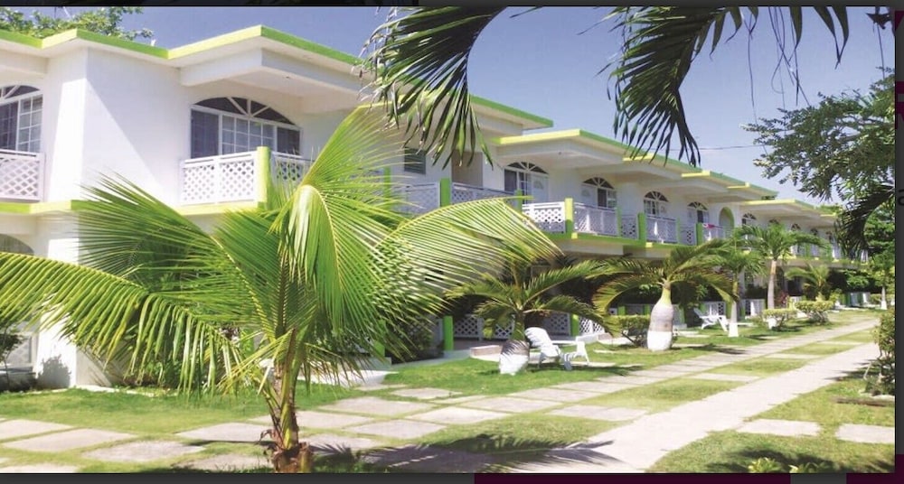 Fun Holiday Beach Resort 12/73