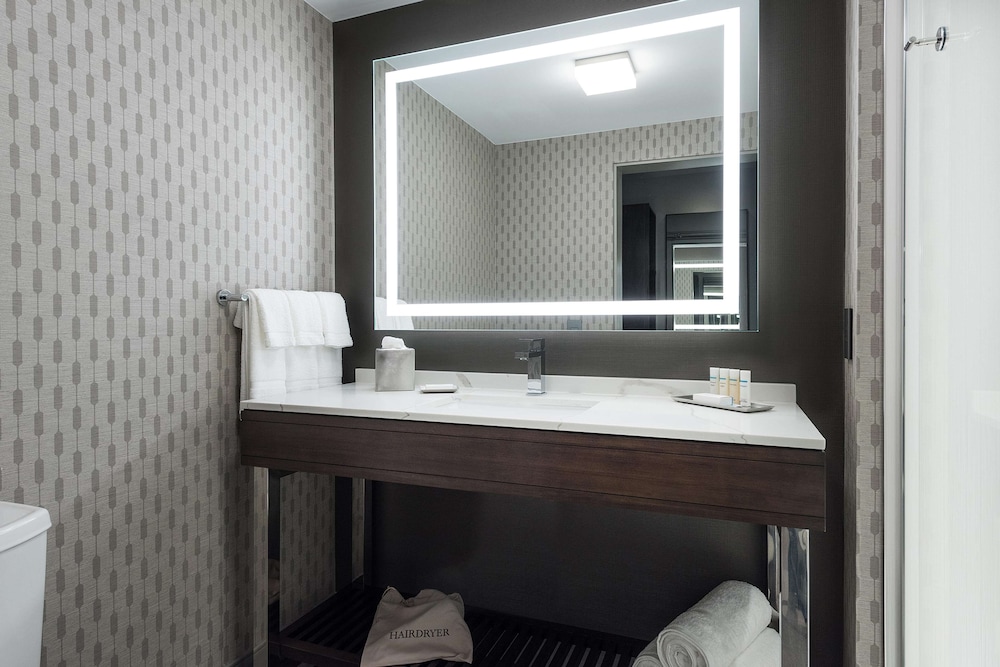 Hilton Garden Inn Hanover Lebanon 60/74