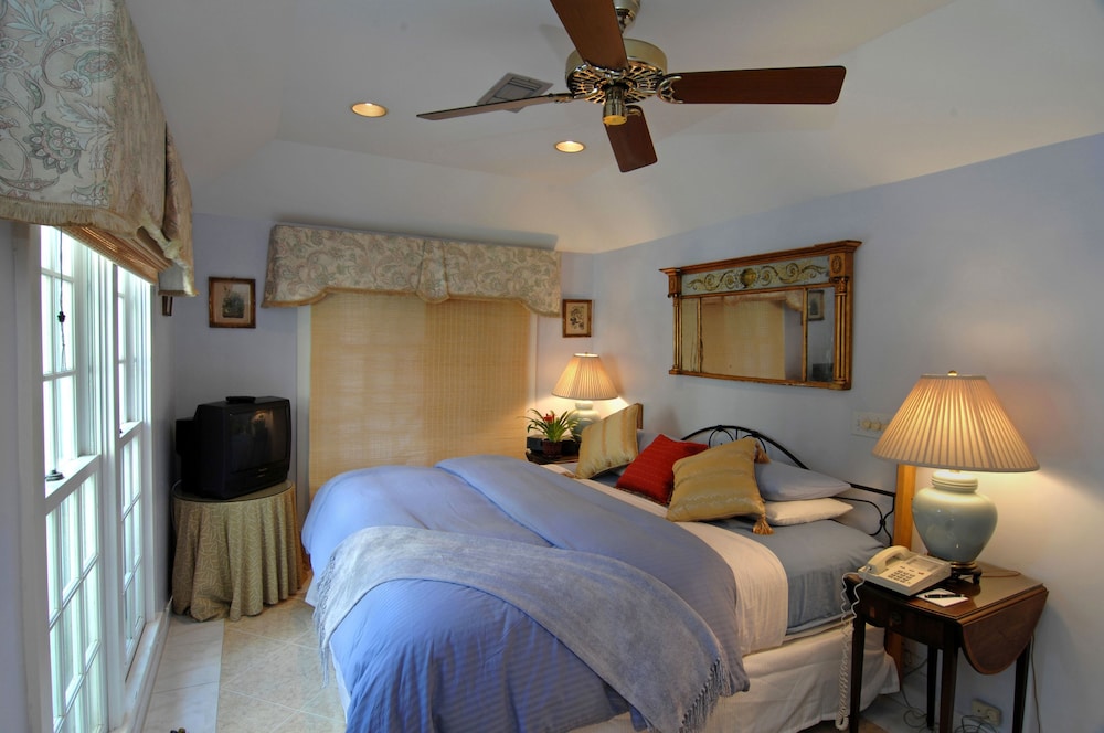 TROPICAL, QUEEN BED