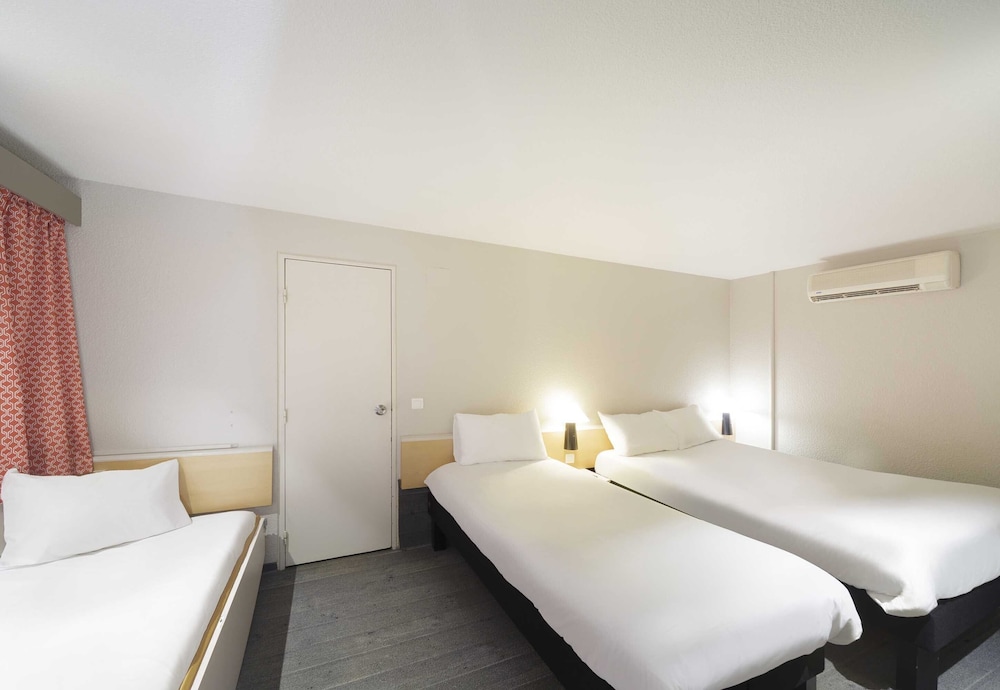 B&B HOTEL Lourdes Centre Gare 3 etoiles 23/48