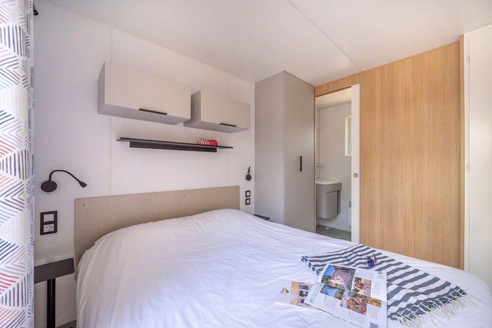 Camping Club Le Parc De Paris - Caravan Park 12/50