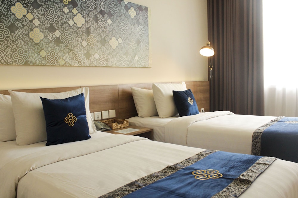 Sunday Hotel Antero Jababek 23/70