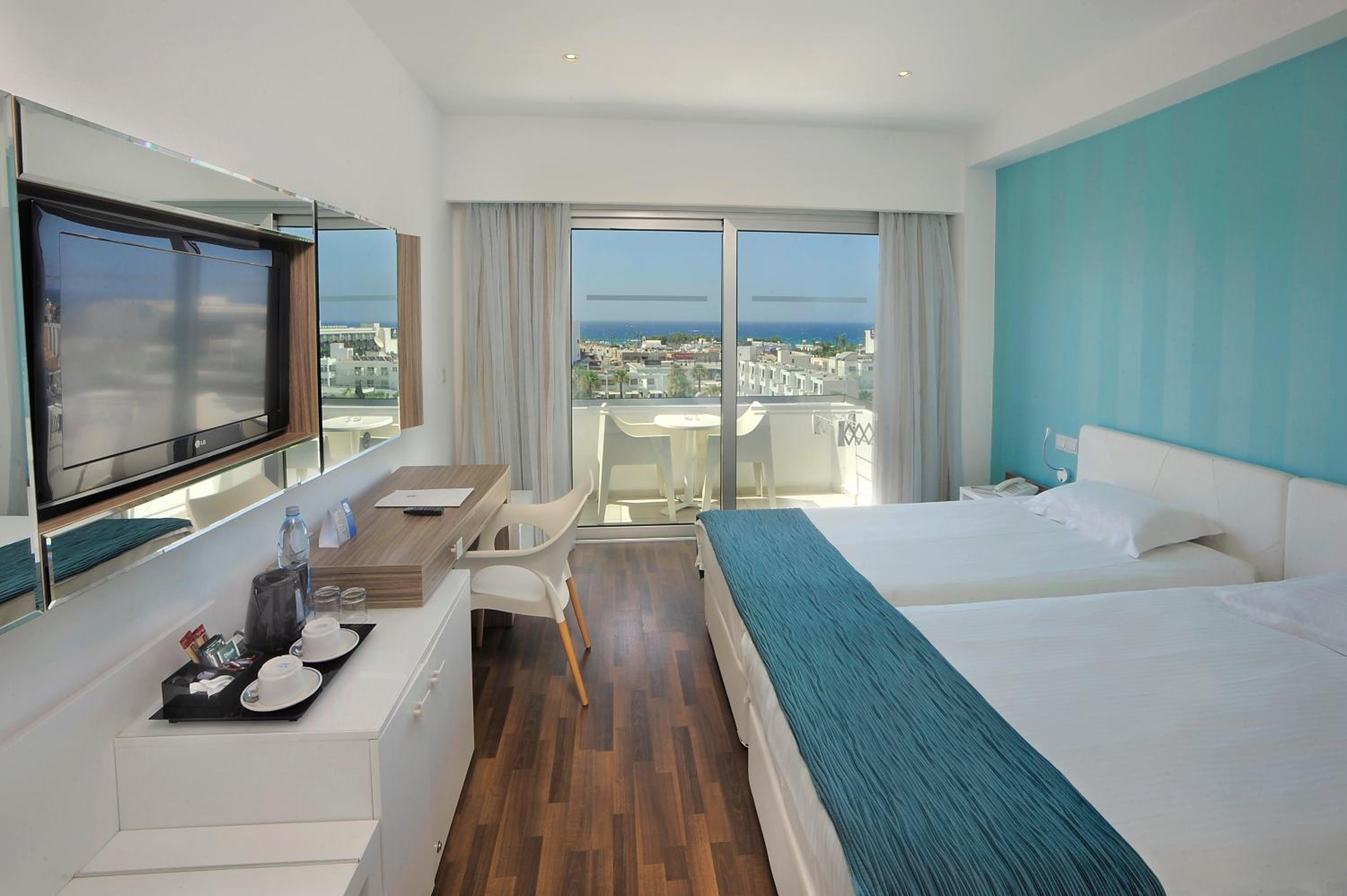 Twin/Double room - Superior - Sea View
