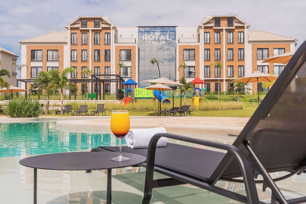 Hotel Royal Tulip Holambra 32/48