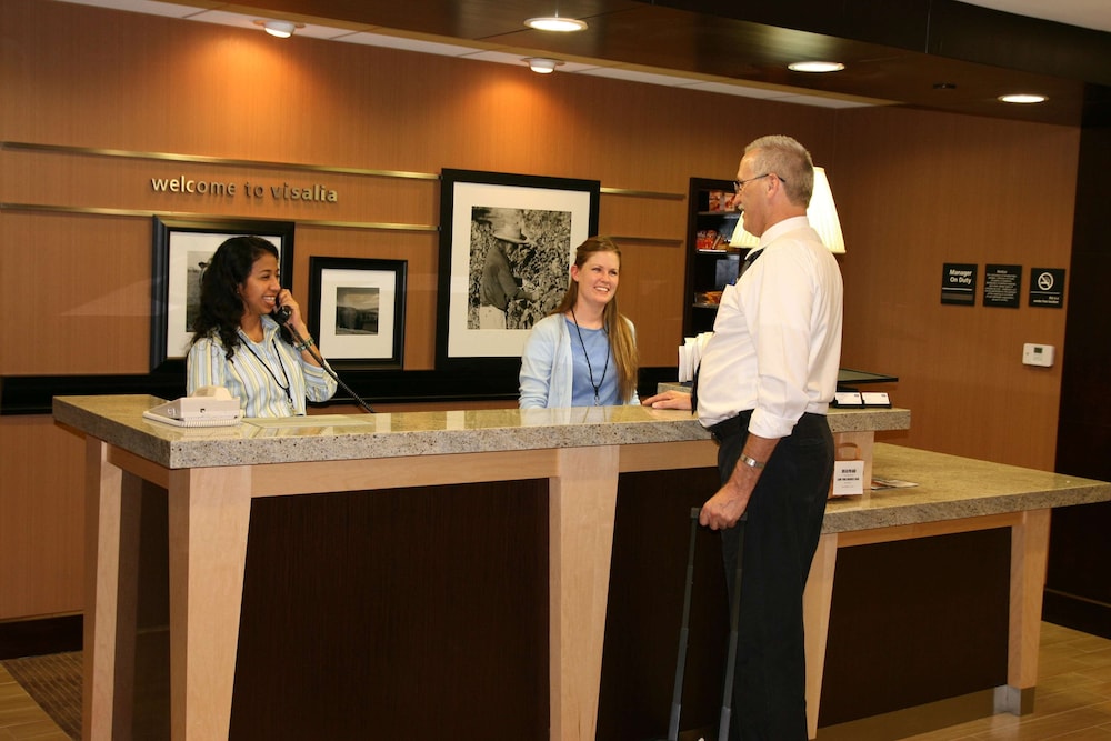 Hampton Inn Visalia 11/47