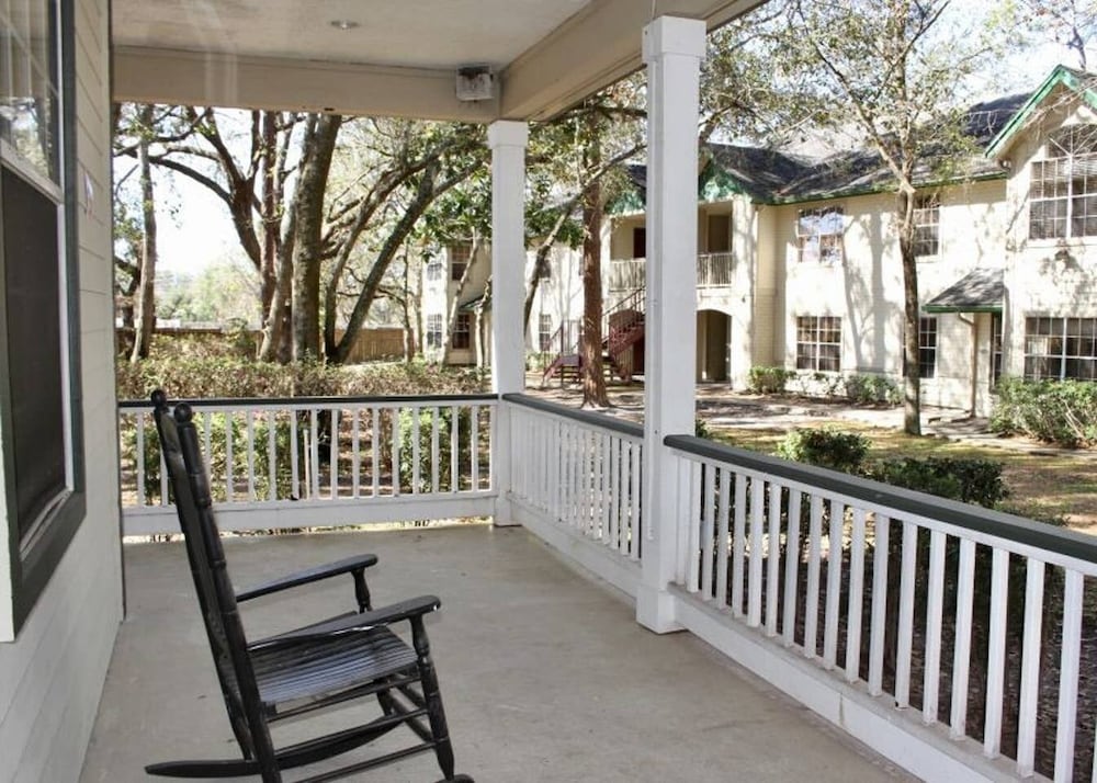 Tropical Oaks Villa 6/33