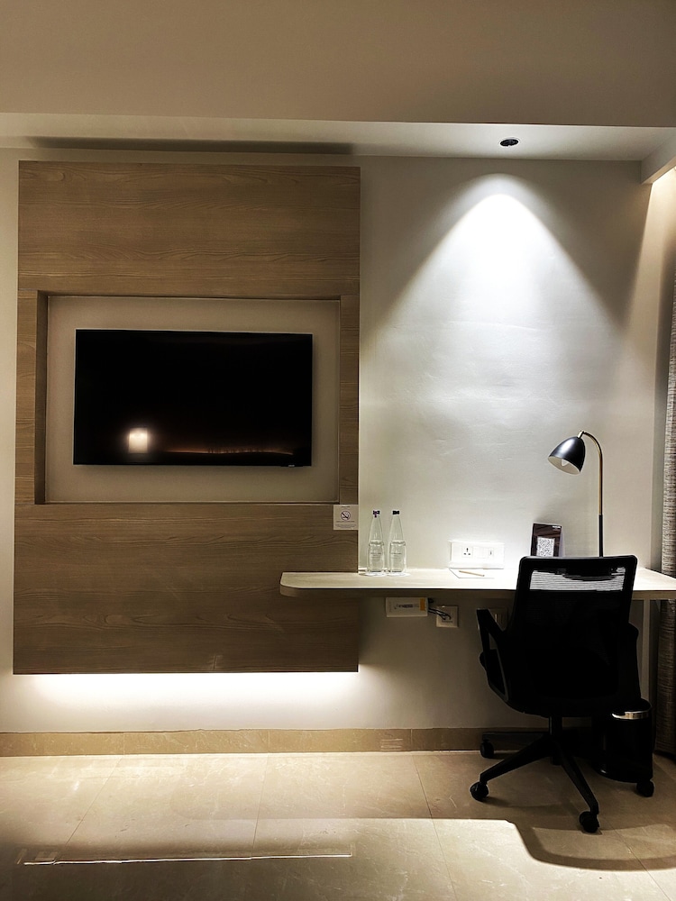 Mercure Lucknow Gomti Nagar 37/41