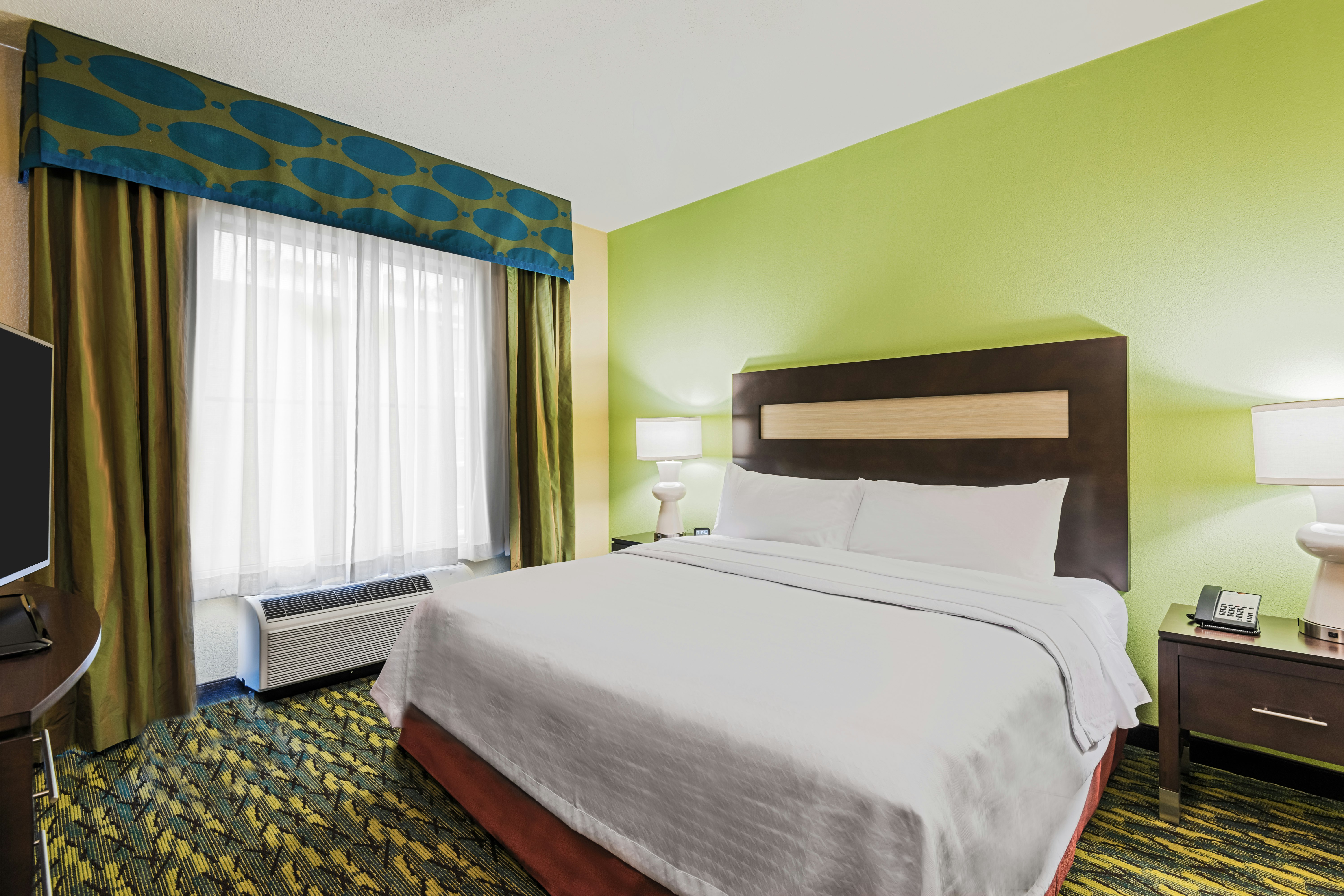 1 BEDROOM, SUITE, KING BED