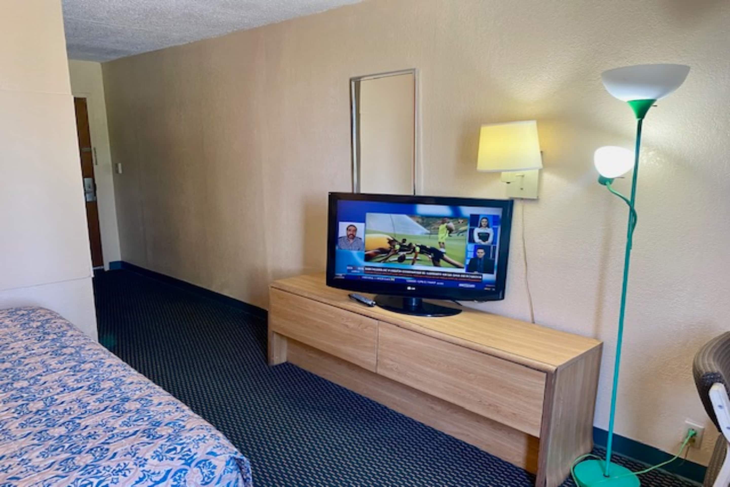 Red Carpet Inn & Suites Lima 51/64