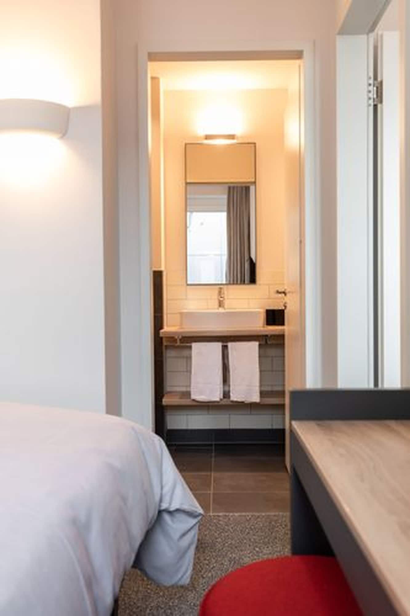 1 BEDROOM, BACHELOR, PLUS, APARTMENT