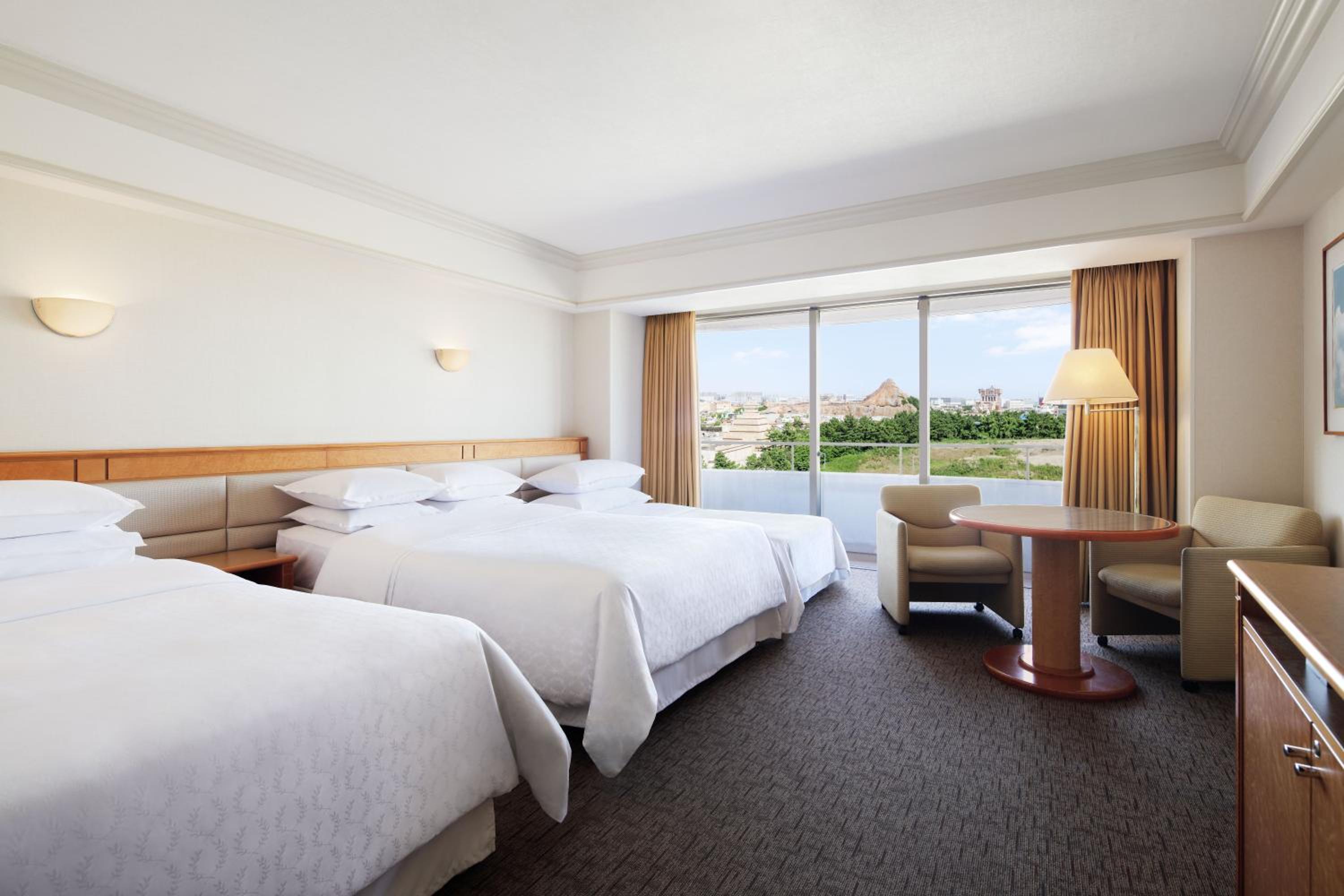 Grand, 4 Beds