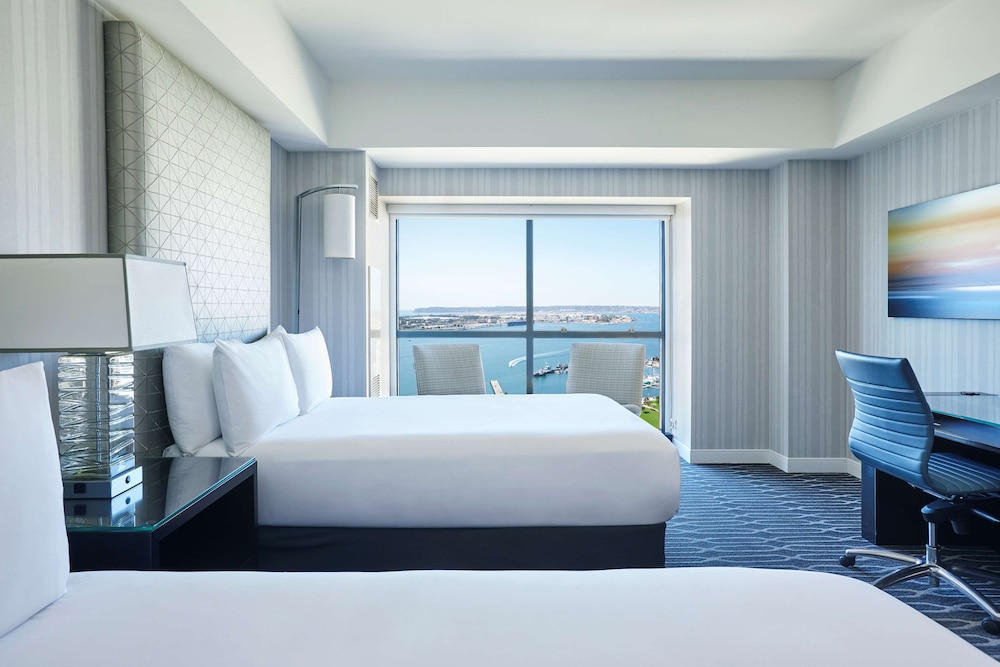 Manchester Grand Hyatt San Diego 13/70