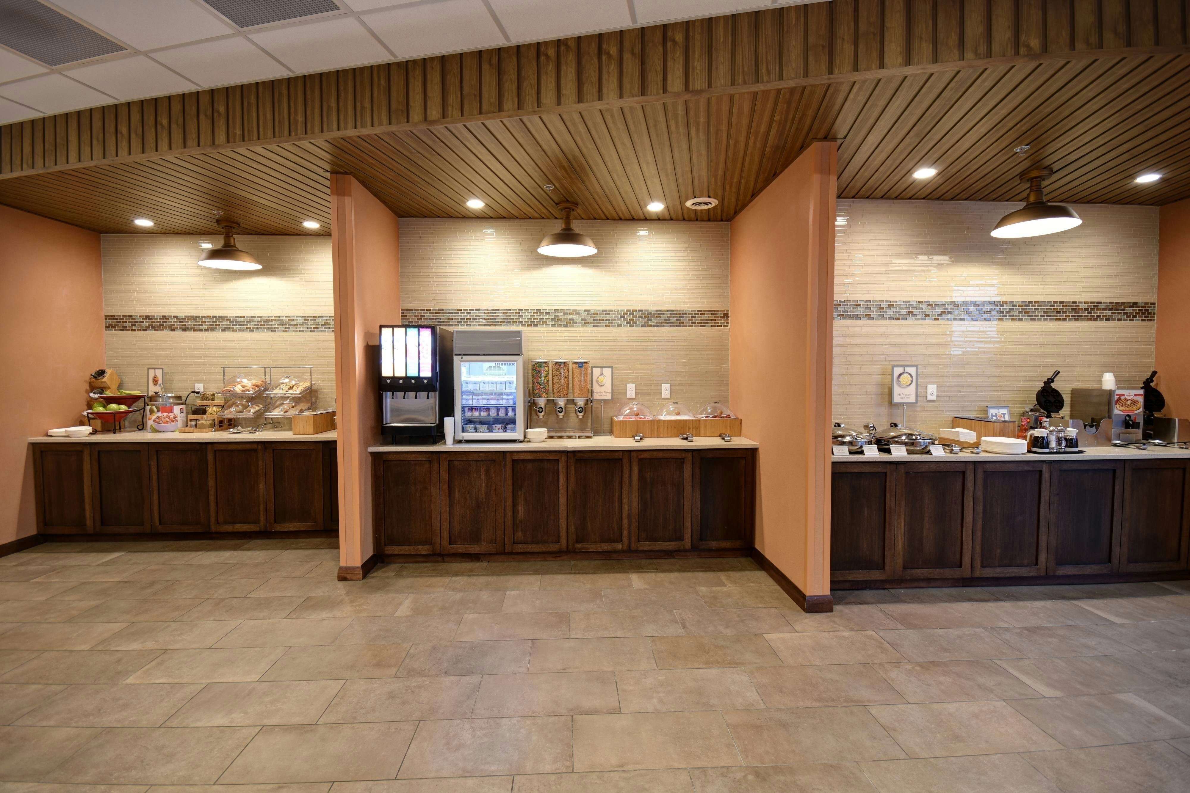 Fairfield Inn & Suites By Marriott Milwaukee North 6/16