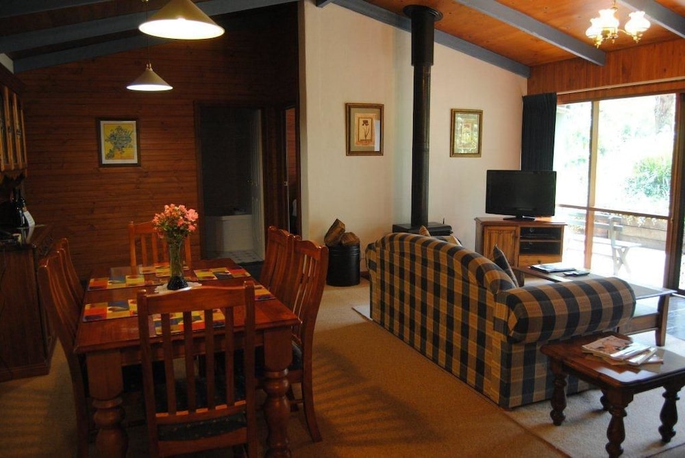 Clarendon Chalets 22/50