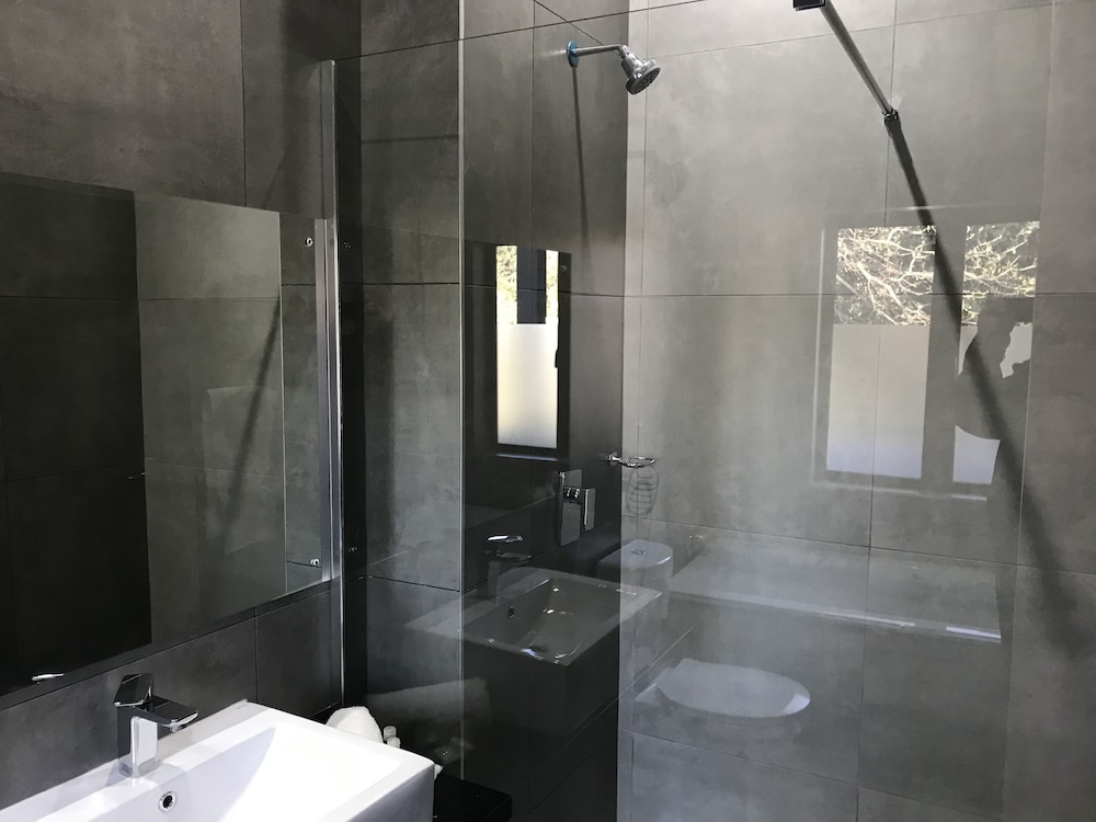 La Orchard Hotel 29/34