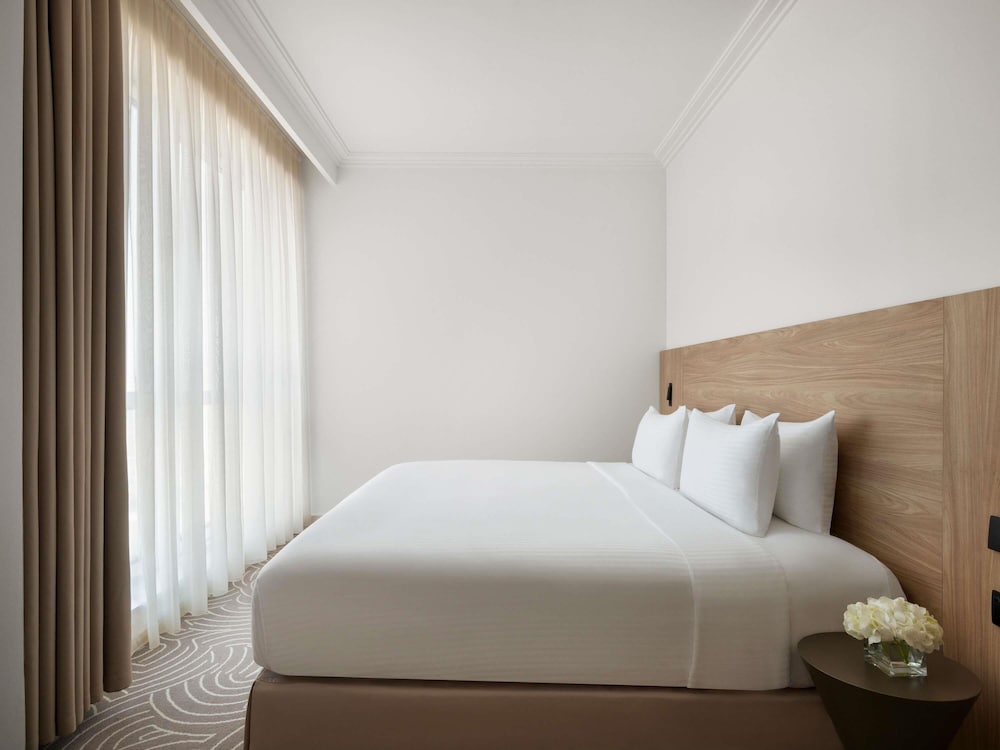 Superior, Suite, Double Bed, Partial Haram View