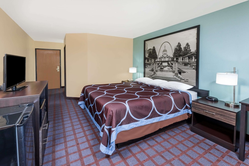 Super 8 by Wyndham Okawville 6/13