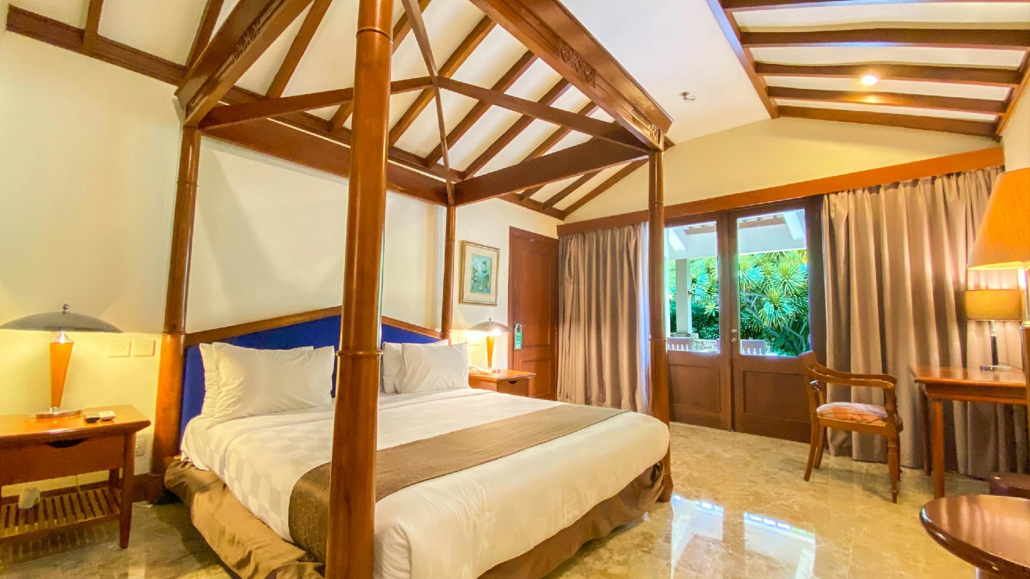 Room at Lorin Solo Hotel Ex Lorin Business Resort Spa Solo, COLOMADU