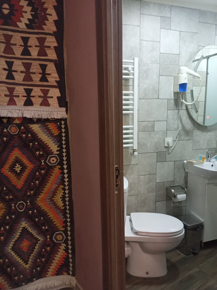 Epic Meidan Hotel 18/19
