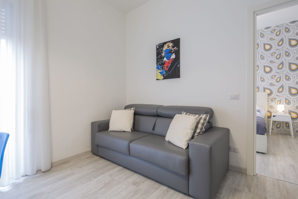 Flower Suites Sorrento 21/39