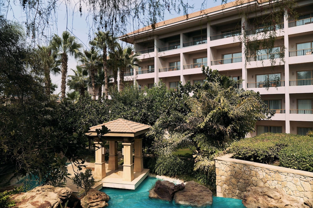 Dusit Thani Lakeview in CAIRO