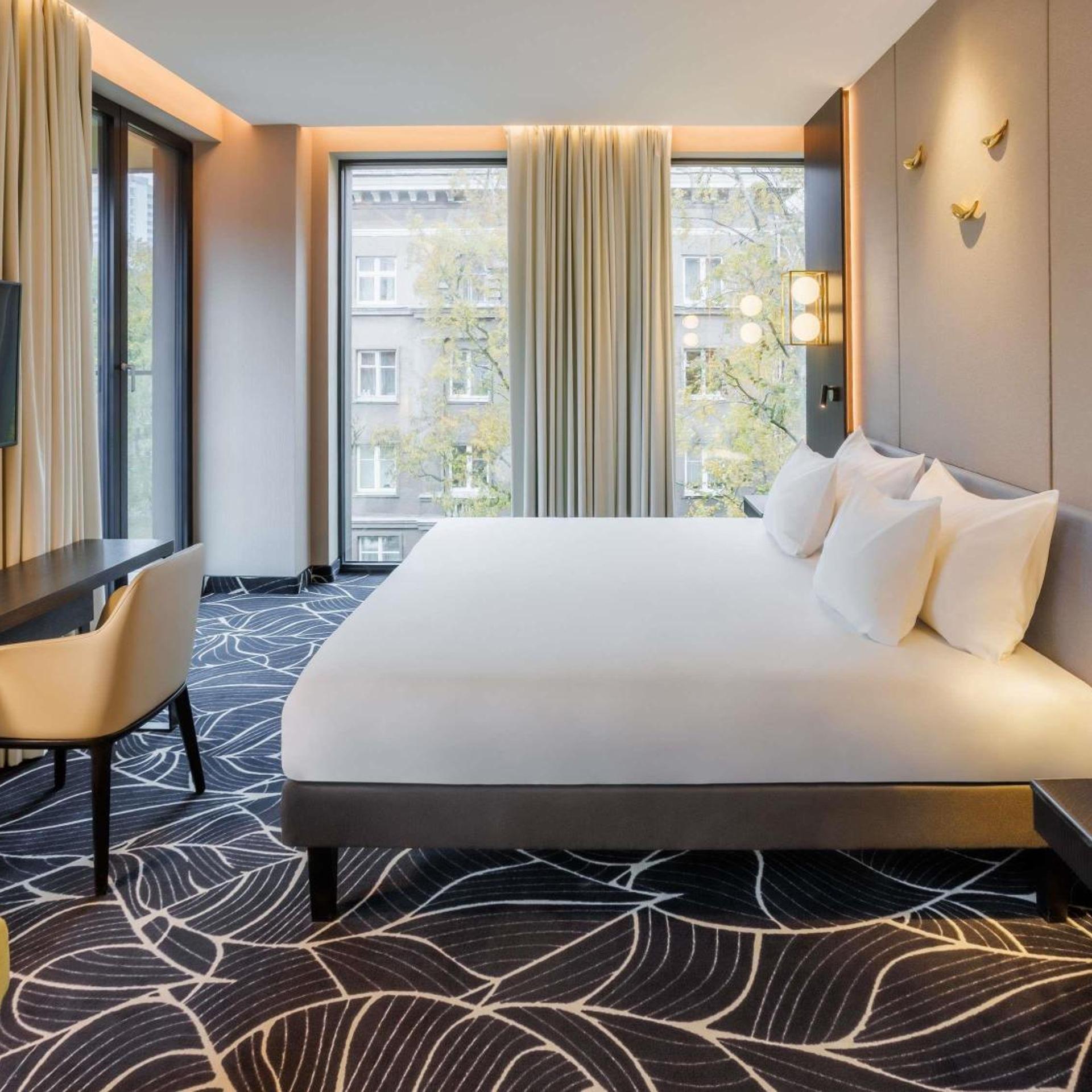 Executive, Suite, Balcony