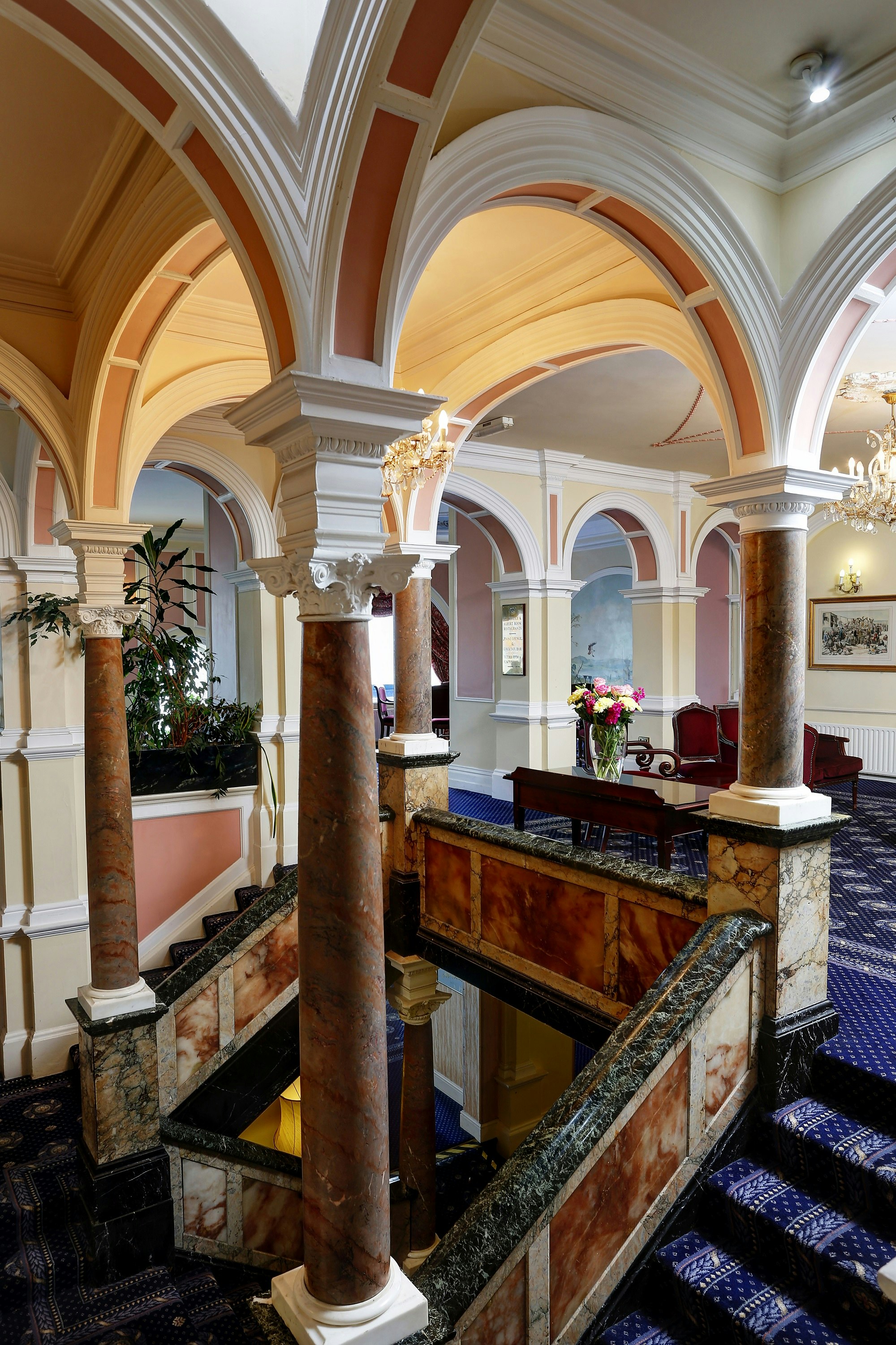 ROYAL VICTORIA HOTEL 3/8