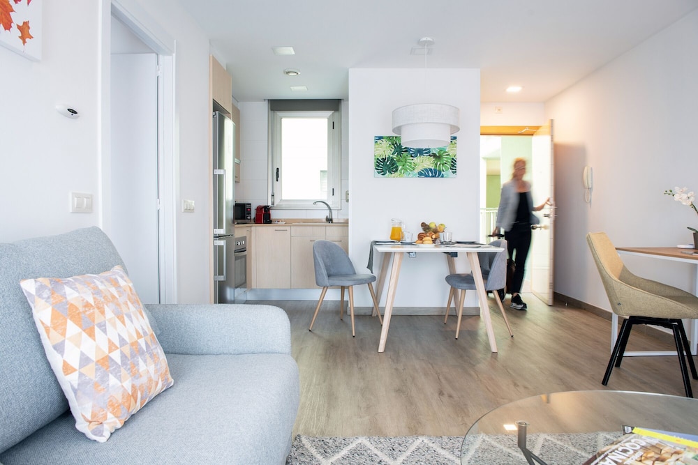 Aura Park Aparthotel 50/69