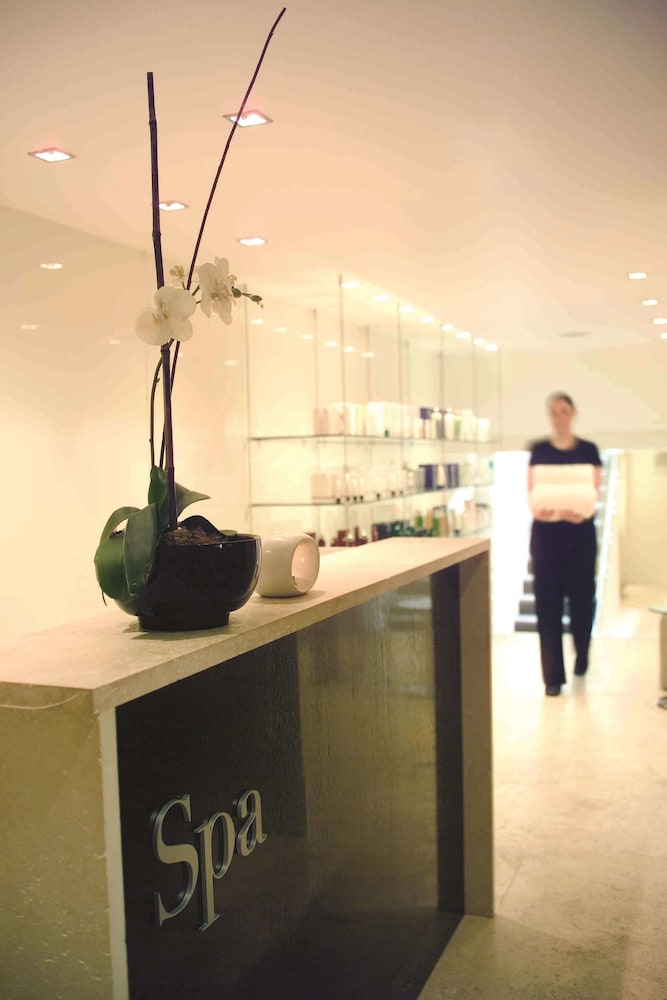 Lyall Hotel And Spa 56/63
