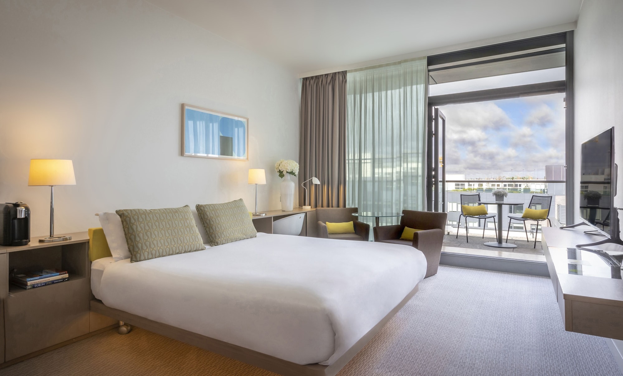 SUPERIOR, KING BED