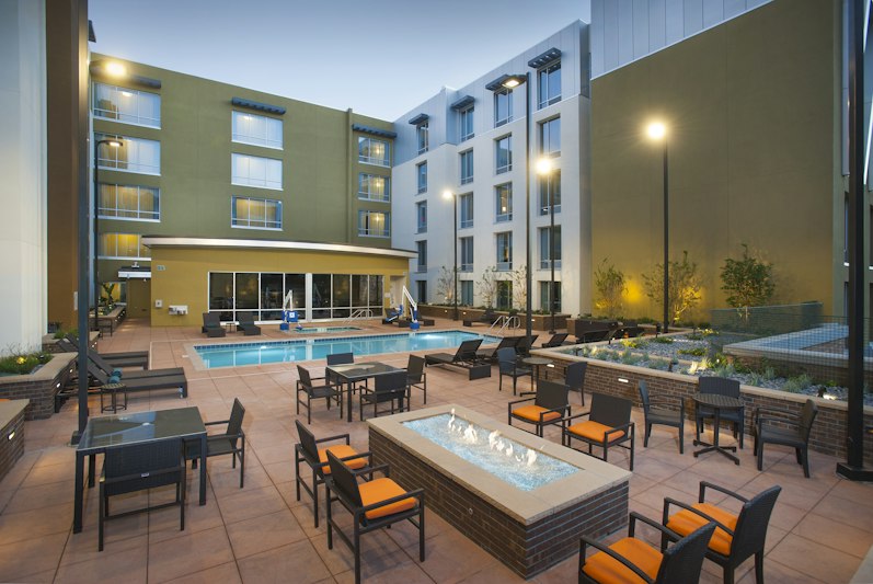 Hilton Garden Inn Burbank Downtown 10/17