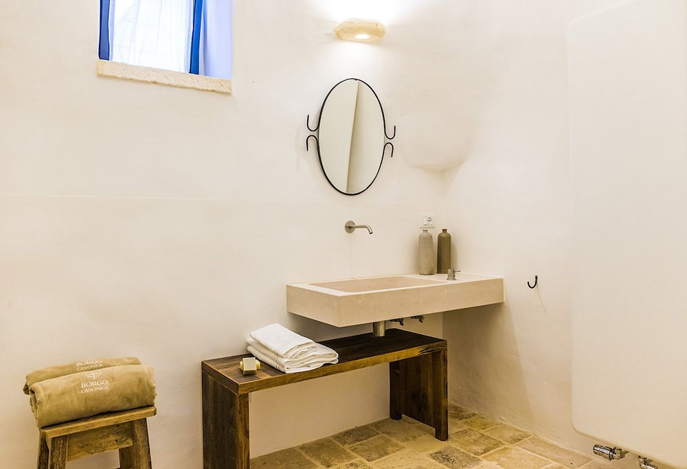 Borgo Canonica 10/50