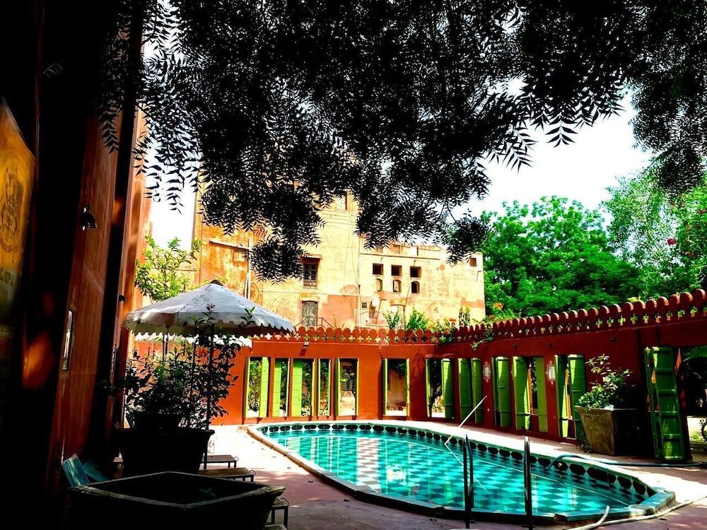 Hotel Bhairon Vilas 23/25
