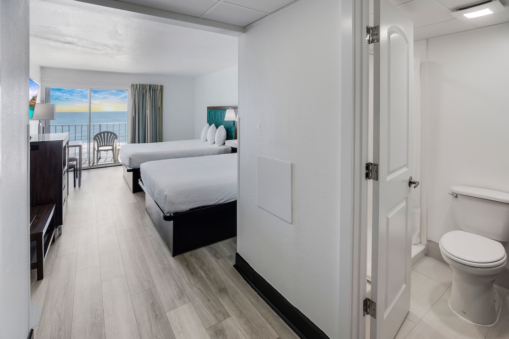 Blu Atlantic Oceanfront Hotel Suites 57/59