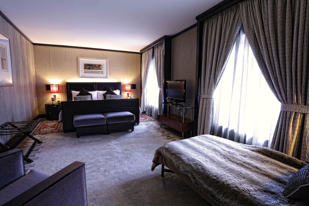 PRESIDENTIAL, SUITE, KING BED