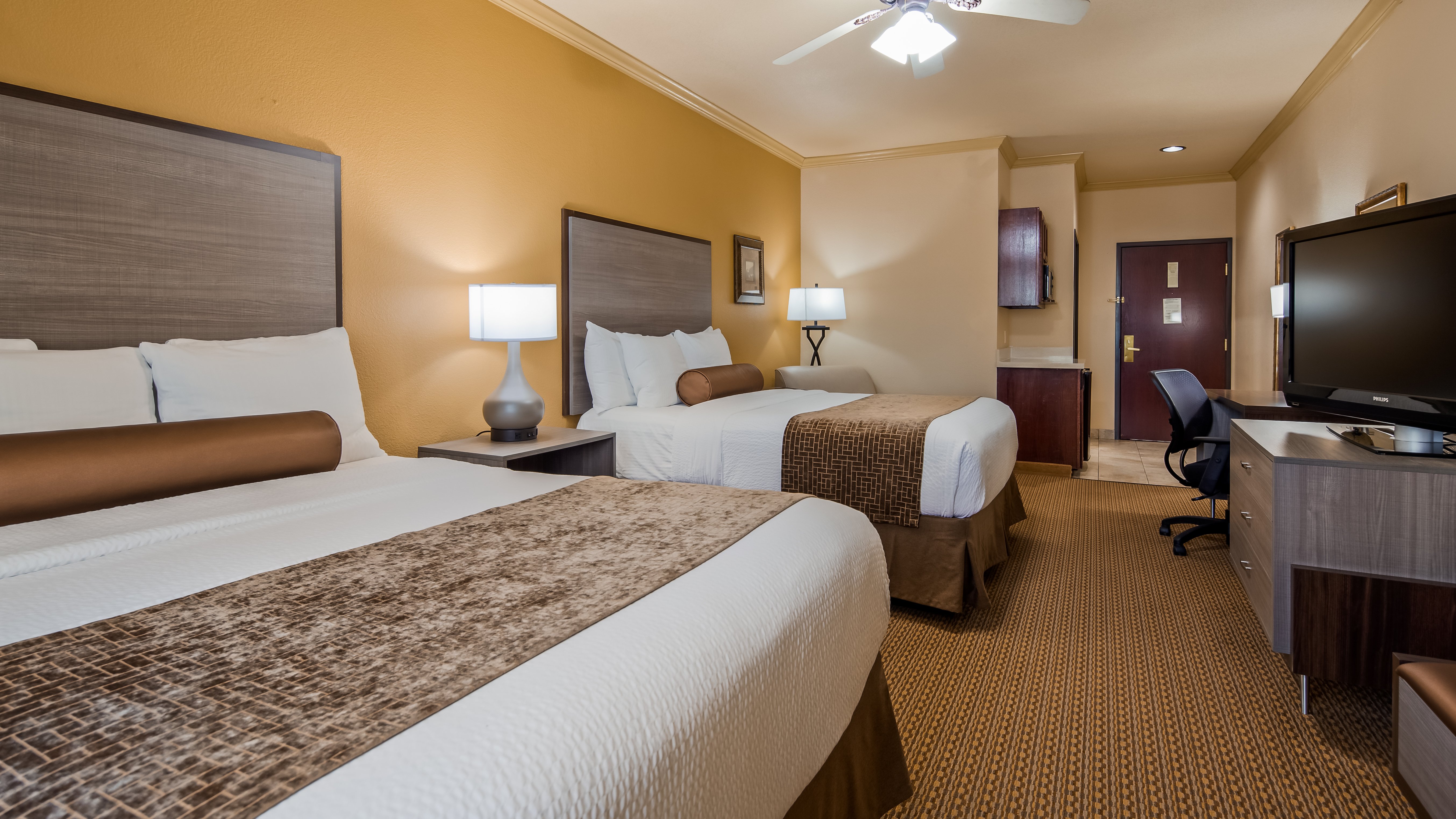 Best Western Plus Crown Colony Inn and Suites 19/59