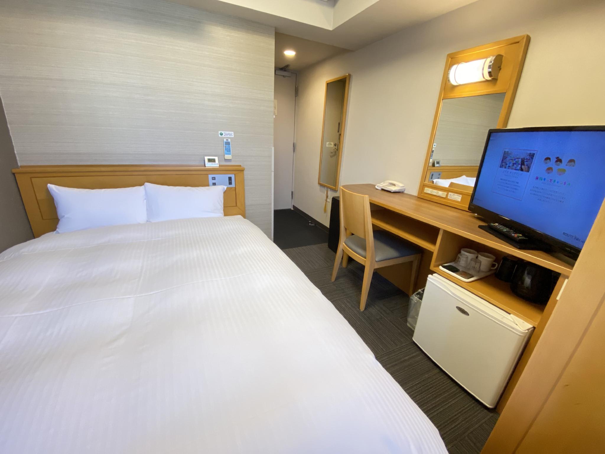 غرفة بسرير نصف مزدوج للمدخنين، Hotel Route-Inn Honhachinohe Ekimae 5/6