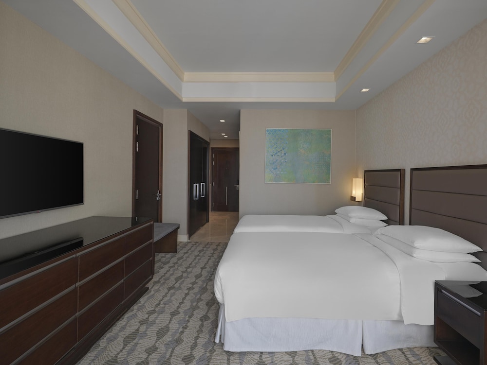 Room, Twin Beds, Partial Haram View