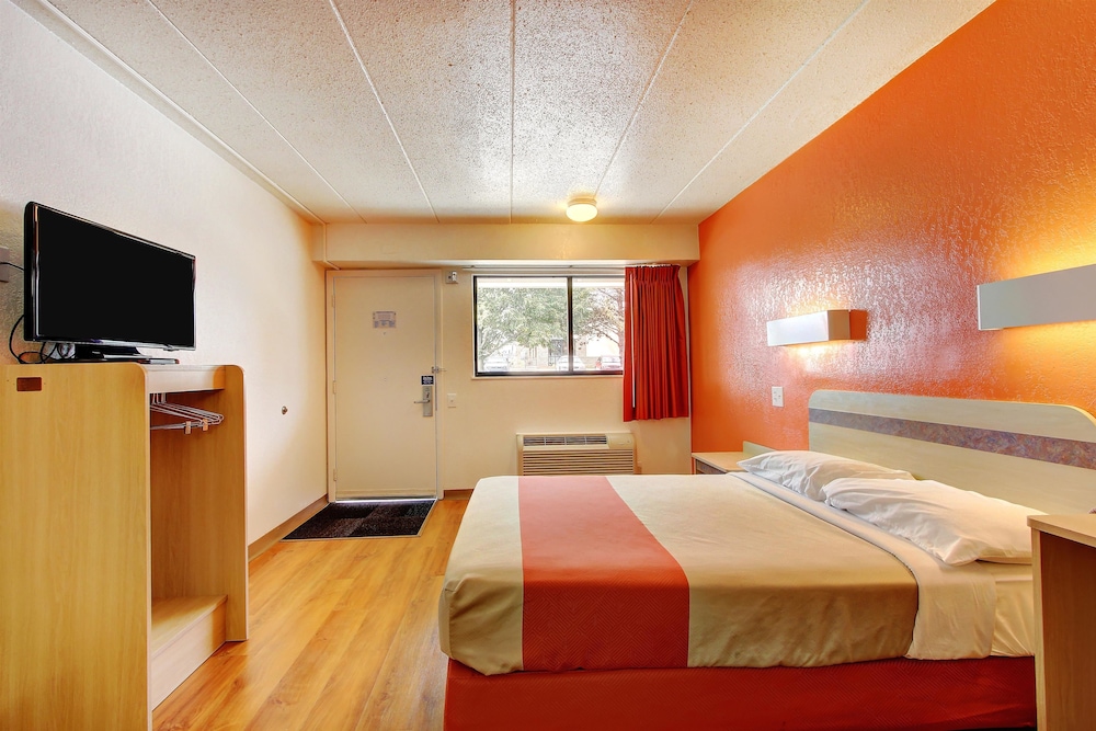 Motel6 York, PA 12/58