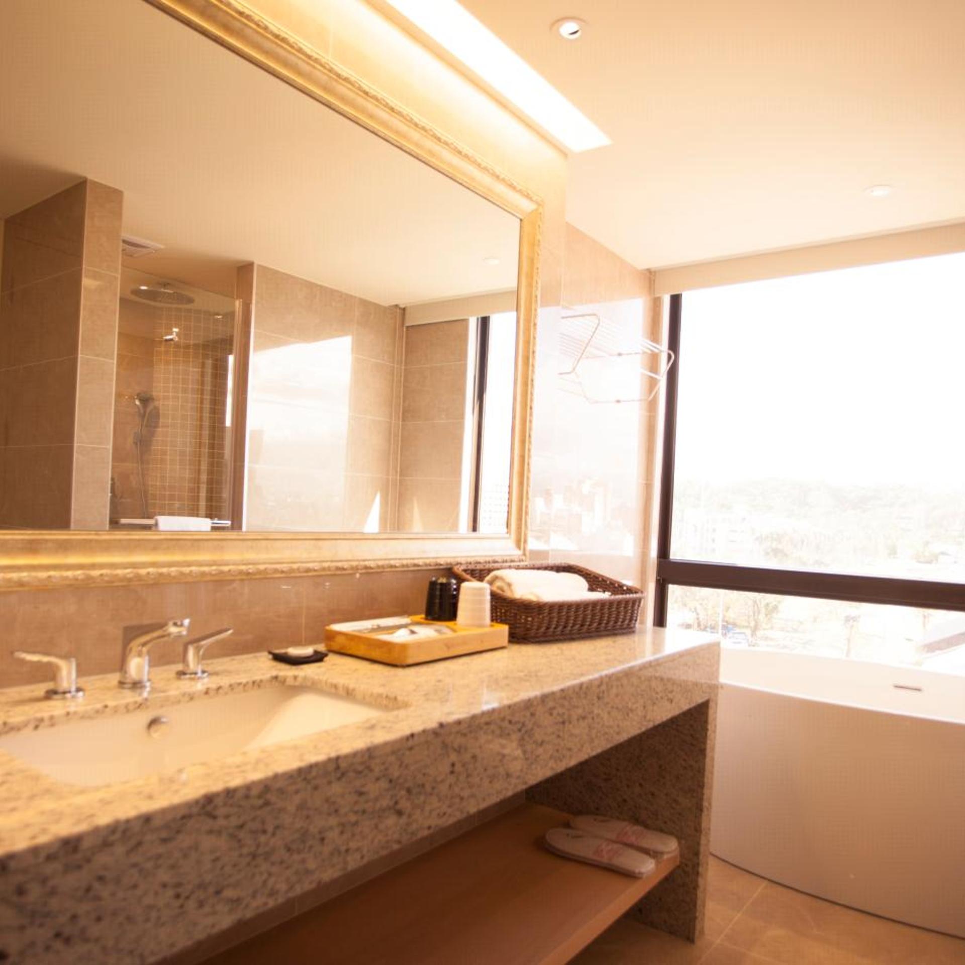 جناح تنفيذي، Inn By The Village 5/7
