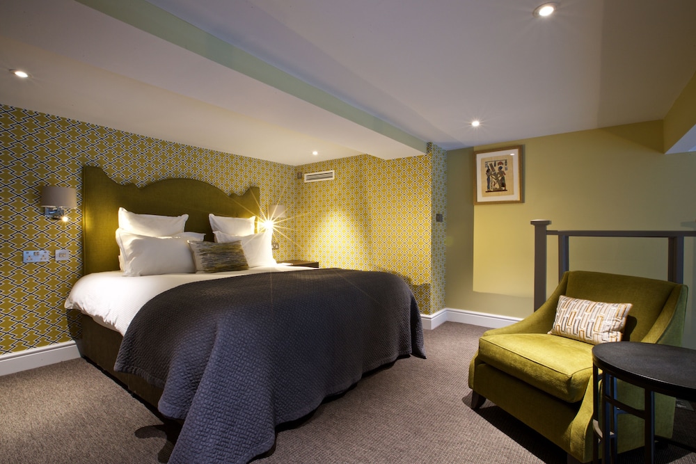 54 Queens Gate Hotel 13/50